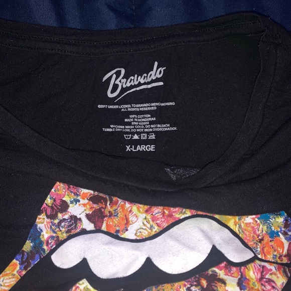 Tounge out crop top - Picture 3 of 3